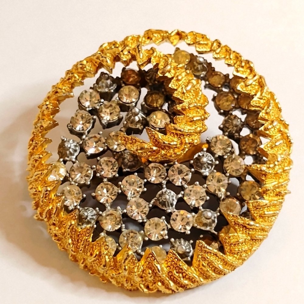 Vintage 10kt Gold Plated Crystal Brooch